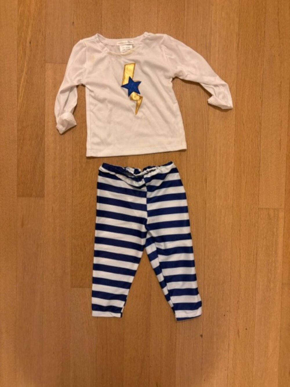 12-24 mos: 3-piece Pottery Barn Kids Halloween costume baby superhero - Picture 8 of 9